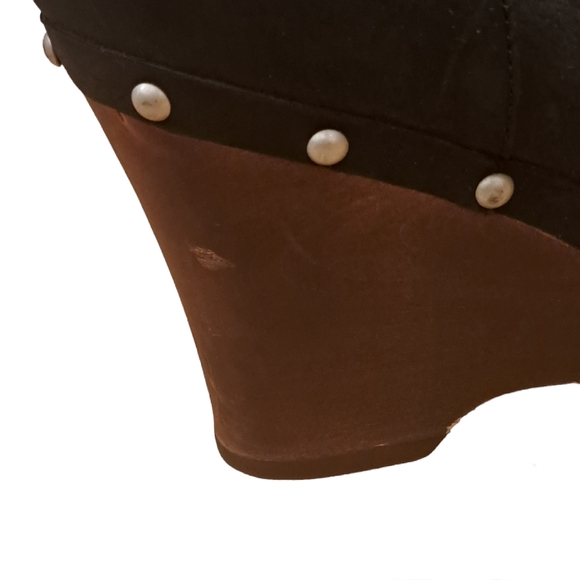 UGG Carnegie Studded Leather Shearling Boots - Picture 7 of 13